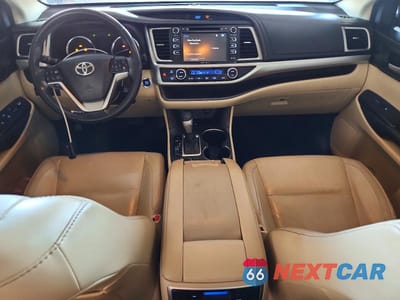 Zdjęcie 8 z 13 samochodu: 2015 TOYOTA HIGHLANDER XLE VIN:5TDKKRFH2FS104046 - miniatura