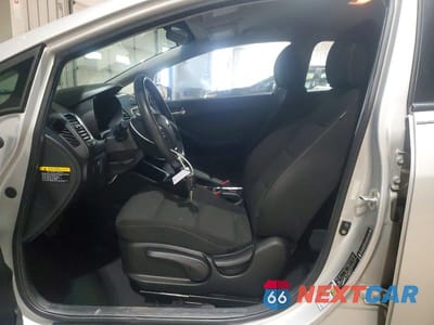 Zdjęcie 7 z 12 samochodu: 2017 KIA FORTE LX VIN:3KPFK4A78HE028977 - miniatura