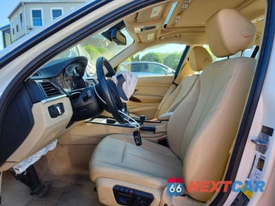 Zdjęcie 7 z 12 samochodu: 2014 BMW 320 I XDRIVE VIN:WBA3C3G50ENS68111 - miniatura