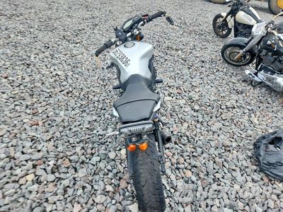 Zdjęcie 6 z 9 samochodu: 2015 YAMAHA FZ09 VIN:JYARN33E3FA006410 - miniatura