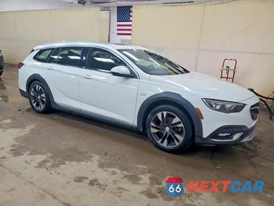 Czwarte zdjęcie samochodu z boku: 2018 BUICK REGAL TOURX PREFERRED VIN:W04GU8SX3J1149147 - miniatura