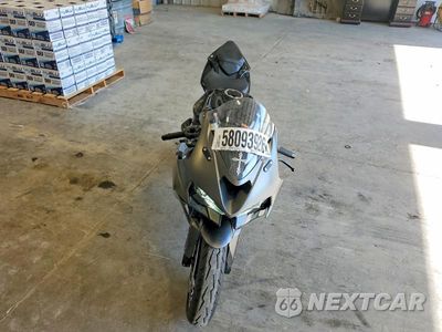 Piąte zdjęcie samochodu w środku: 2026 KAWASAKI ZX636 K VIN:JKBZXJK1XTA014958 - miniatura