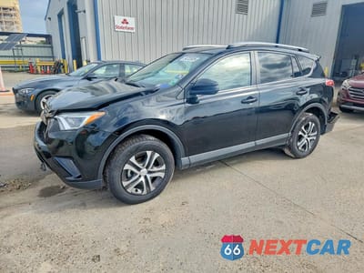 2018 TOYOTA RAV4 LE 2T3ZFREV8JW422285 - główne zdjęcie licytacji z USA - miniatura