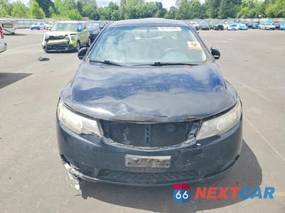 Piąte zdjęcie samochodu w środku: 2013 KIA FORTE VIN:KNAFU4A21D5708169 - miniatura