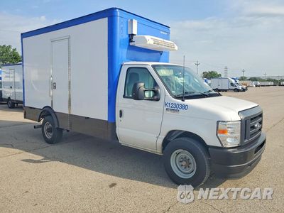 Czwarte zdjęcie samochodu z boku: 2023 FORD E350 REFRIGERATED BOX TRUCK VIN:1FDWE3FK7PDD32070 - miniatura