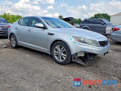 Czwarte zdjęcie samochodu z boku: 2013 KIA OPTIMA LX VIN:5XXGM4A74DG206996 - miniatura