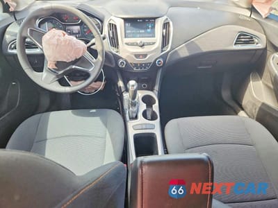Zdjęcie 8 z 12 samochodu: 2017 CHEVROLET CRUZE LS VIN:1G1BC5SM1H7281170 - miniatura