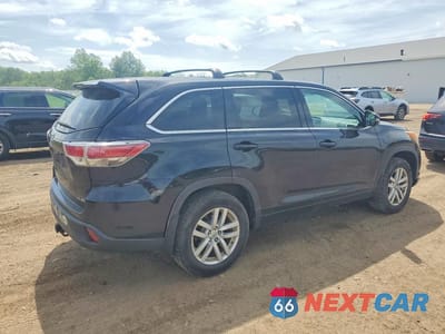 Trzecie zdjęcie samochodu z tyłu: 2015 TOYOTA HIGHLANDER LE VIN:5TDBKRFH7FS219256 - miniatura