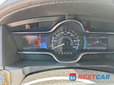 Zdjęcie 9 z 12 samochodu: 2013 LINCOLN MKS VIN:1LNHL9DK0DG613948 - miniatura