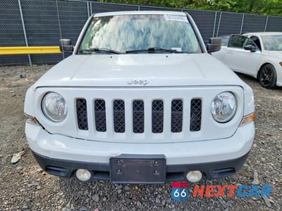 Piąte zdjęcie samochodu w środku: 2015 JEEP PATRIOT SPORT VIN:1C4NJRBB7FD218587 - miniatura