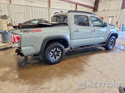 Trzecie zdjęcie samochodu z tyłu: 2022 TOYOTA TACOMA TRD OFF-ROAD VIN:3TYCZ5AN5NT103403 - miniatura