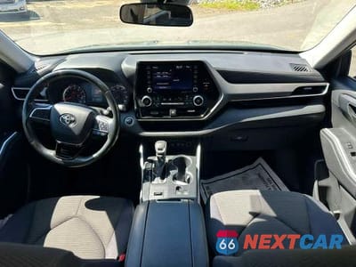 Zdjęcie 7 z 10 samochodu: 2020 TOYOTA HIGHLANDER LE VIN:5TDZZRAH1LS010303 - miniatura