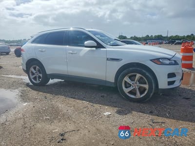 Czwarte zdjęcie samochodu z boku: 2017 JAGUAR F-PACE PREMIUM VIN:SADCJ2BV1HA074469 - miniatura