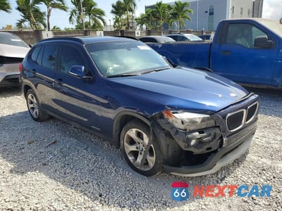 Czwarte zdjęcie samochodu z boku: 2015 BMW X1 SDRIVE28I VIN:WBAVM1C50FV316109 - miniatura