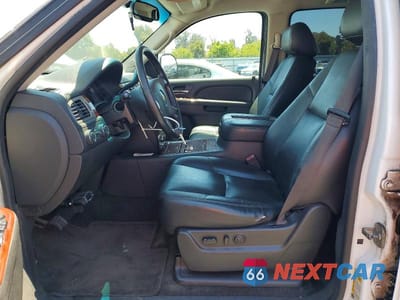 Zdjęcie 7 z 13 samochodu: 2013 CHEVROLET SUBURBAN K1500 LTZ VIN:1GNSKKE79DR214451 - miniatura