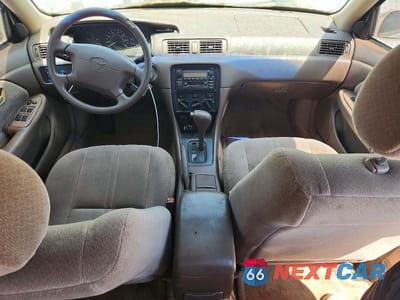 Zdjęcie 8 z 12 samochodu: 2000 TOYOTA CAMRY LE VIN:4T1BG28K2YU656111 - miniatura