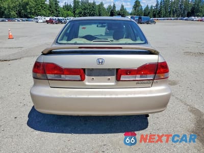 Zdjęcie 6 z 12 samochodu: 2002 HONDA ACCORD EX VIN:JHMCG56612C001207 - miniatura