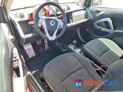 Zdjęcie 8 z 13 samochodu: 2013 SMART FORTWO VIN:WMEEJ3BA5DK683402 - miniatura