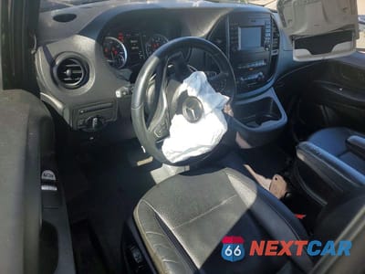 Zdjęcie 8 z 13 samochodu: 2020 MERCEDES BENZ METRIS VIN:W1WV0FEY9L3710755 - miniatura