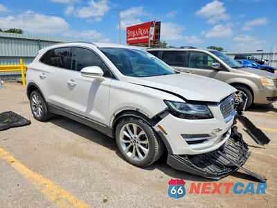 Czwarte zdjęcie samochodu z boku: 2019 LINCOLN MKC SELECT VIN:5LMCJ2D99KUL51542 - miniatura