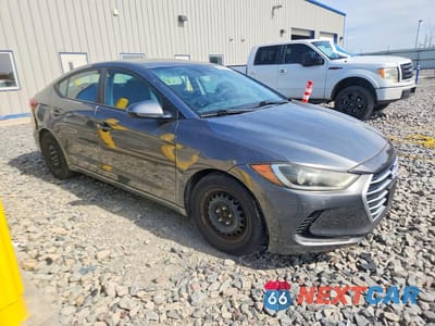 Czwarte zdjęcie samochodu z boku: 2018 HYUNDAI ELANTRA SE VIN:5NPD74LF8JH353658 - miniatura