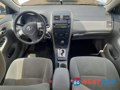 Zdjęcie 8 z 12 samochodu: 2010 TOYOTA COROLLA LE VIN:2T1BU4EE0AC196439 - miniatura