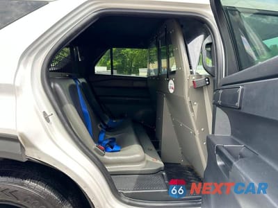 Zdjęcie 8 z 10 samochodu: 2022 FORD EXPLORER POLICE INTERCEPTOR VIN:1FM5K8AW7NNA02285 - miniatura
