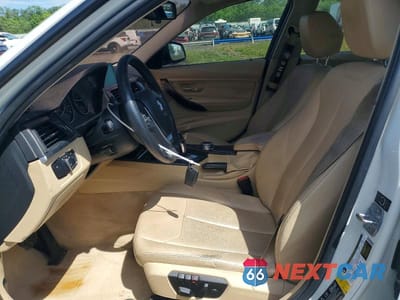 Zdjęcie 7 z 12 samochodu: 2015 BMW 328 XI VIN:WBA3B3G50FNR87041 - miniatura