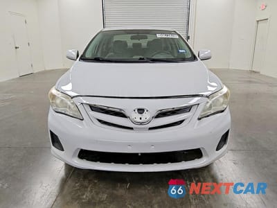 Piąte zdjęcie samochodu w środku: 2013 TOYOTA COROLLA L VIN:5YFBU4EE0DP133054 - miniatura