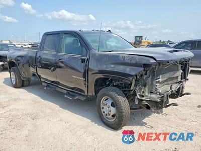 Czwarte zdjęcie samochodu z boku: 2024 CHEVROLET SILVERADO K3500 LT VIN:1GC4YTEY9RF141816 - miniatura