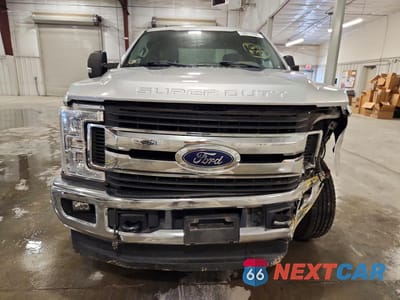Piąte zdjęcie samochodu w środku: 2017 FORD F250 SUPER DUTY VIN:1FT7X2BT3HEE02638 - miniatura