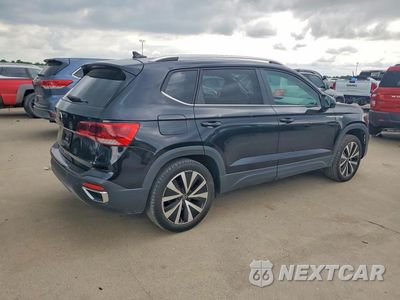 Trzecie zdjęcie samochodu z tyłu: 2022 VOLKSWAGEN TAOS SE VIN:3VVRX7B21NM099167 - miniatura