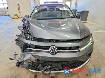 Piąte zdjęcie samochodu w środku: 2025 VOLKSWAGEN JETTA SE VIN:3VW7X7BU6SM060221 - miniatura
