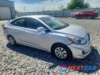 Czwarte zdjęcie samochodu z boku: 2017 HYUNDAI ACCENT SE VIN:KMHCT4AE4HU252193 - miniatura