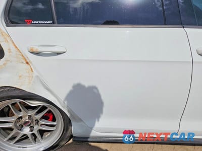Zdjęcie 10 z 13 samochodu: 2016 VOLKSWAGEN GTI S/SE VIN:3VW4T7AU7GM022357 - miniatura