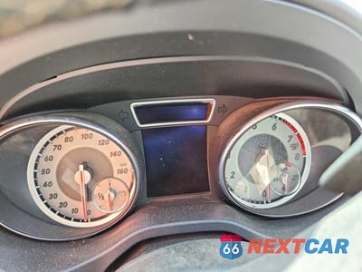 Zdjęcie 9 z 13 samochodu: 2016 MERCEDES-BENZ CLA 250 VIN:WDDSJ4EB4GN308752 - miniatura