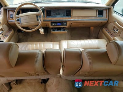 Zdjęcie 8 z 12 samochodu: 1994 LINCOLN TOWN CAR EXECUTIVE VIN:1LNLM81W5RY693239 - miniatura
