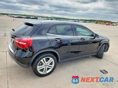 Trzecie zdjęcie samochodu z tyłu: 2020 MERCEDES-BENZ GLA 250 VIN:WDCTG4EB8LU023169 - miniatura