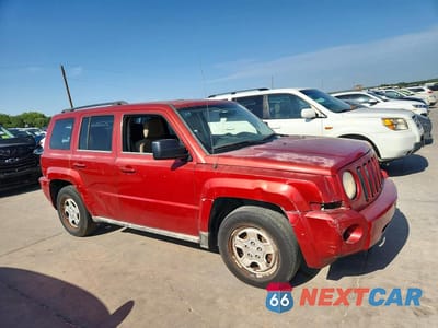 Czwarte zdjęcie samochodu z boku: 2010 JEEP PATRIOT VIN:1J4NT2GB3AD660084 - miniatura