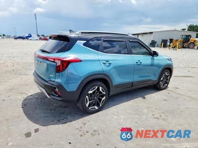 Trzecie zdjęcie samochodu z tyłu: 2026 KIA SELTOS SX VIN:KNDETCA79T7832684 - miniatura