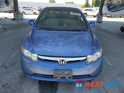 Piąte zdjęcie samochodu w środku: 2008 HONDA CIVIC LX VIN:2HGFA165X8H526614 - miniatura