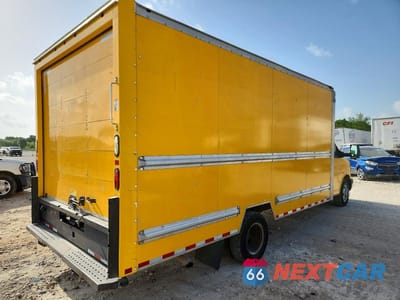 Trzecie zdjęcie samochodu z tyłu: 2015 GMC SAVANA CUTAWAY G3500 VIN:1GD374CG2F1168312 - miniatura