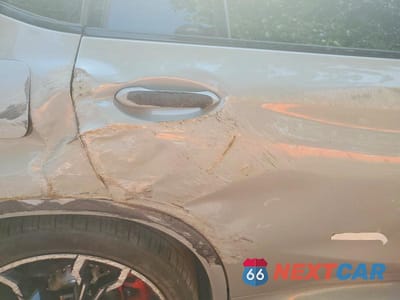 Zdjęcie 10 z 12 samochodu: 2023 BMW X4 M VIN:5YM23EC03P9R31145 - miniatura
