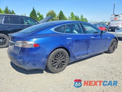 Trzecie zdjęcie samochodu z tyłu: 2016 TESLA MODEL S VIN:5YJSA1E22GF136812 - miniatura