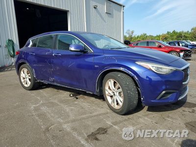 Czwarte zdjęcie samochodu z boku: 2018 INFINITI QX30 LUXURY VIN:SJKCH5CP3JA051688 - miniatura