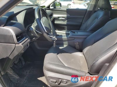 Zdjęcie 7 z 13 samochodu: 2024 TOYOTA GRAND HIGHLANDER XLE VIN:5TDAAAB51RS033809 - miniatura