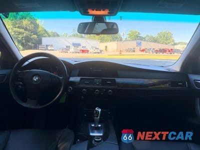 Zdjęcie 9 z 10 samochodu: 2010 BMW 528 XI VIN:WBANV1C50AC159960 - miniatura
