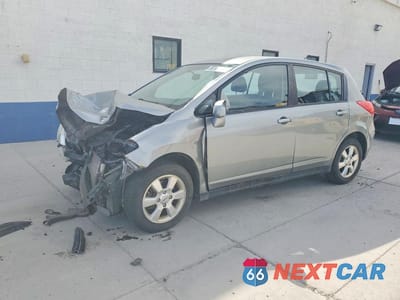 2012 NISSAN VERSA 1.8 S 3N1BC1CP1CK802345 - główne zdjęcie licytacji z USA - miniatura