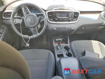 Zdjęcie 8 z 13 samochodu: 2017 KIA SORENTO LX V6 VIN:5XYPGDA56HG209132 - miniatura
