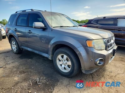 Czwarte zdjęcie samochodu z boku: 2011 FORD ESCAPE LIMITED VIN:1FMCU9EG4BKA71667 - miniatura